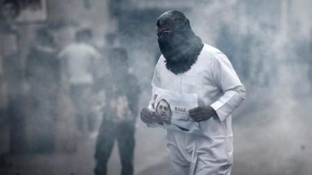 Police, opposition protesters clash in Bahrain
